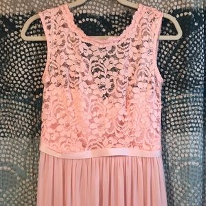 David’s Bridal Bridesmaid Dress Size 4 PetalF19328